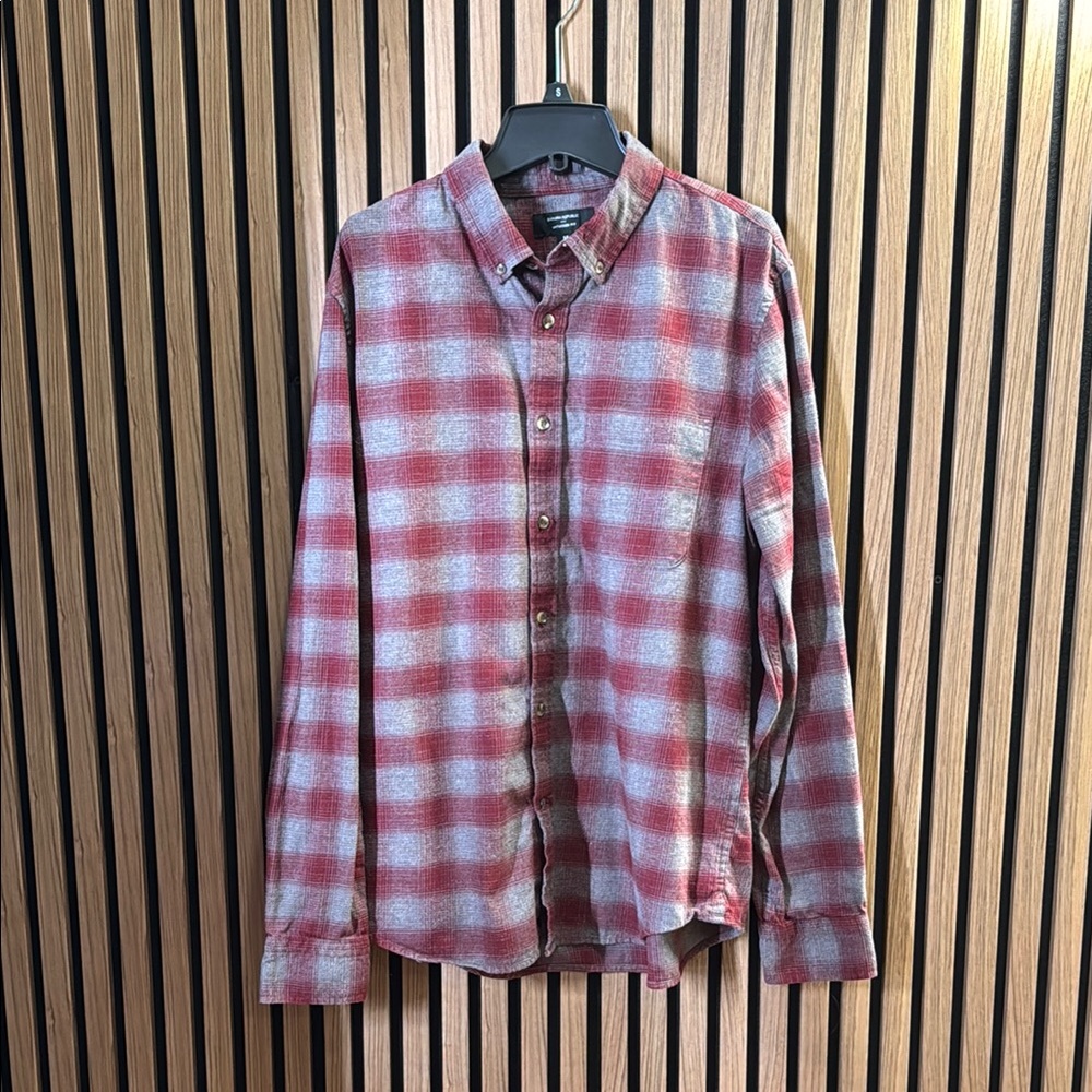 Banana Republic Factory Untucked Fit Flannel Shirt (Red/Gray)
